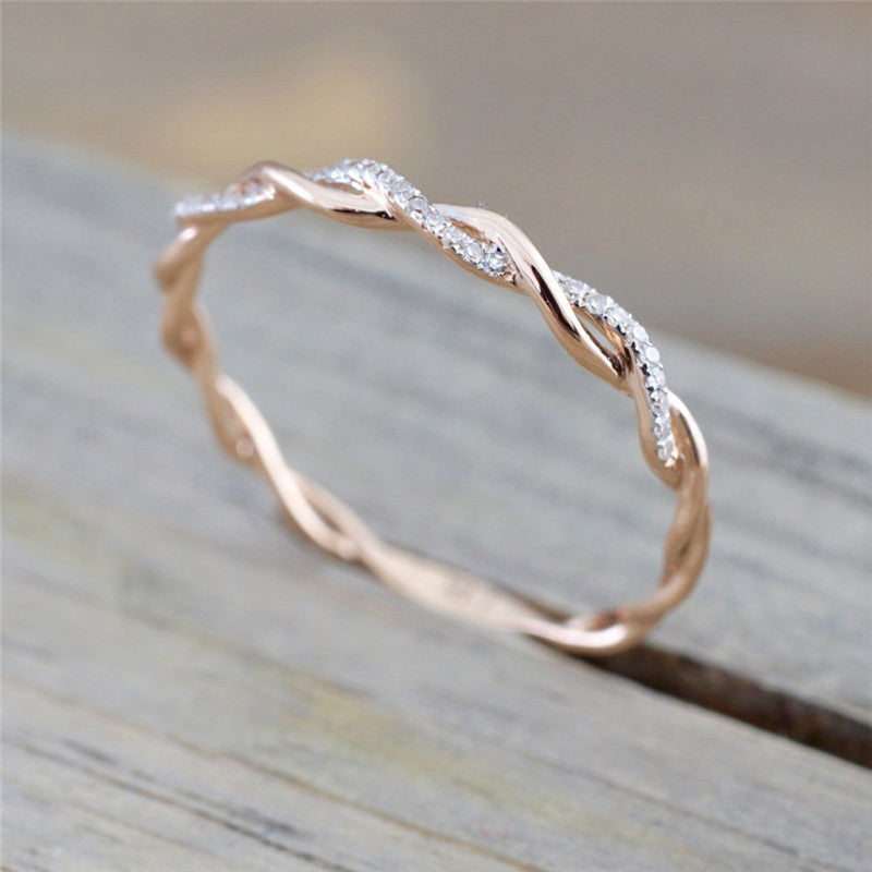 Loop half diamond ring