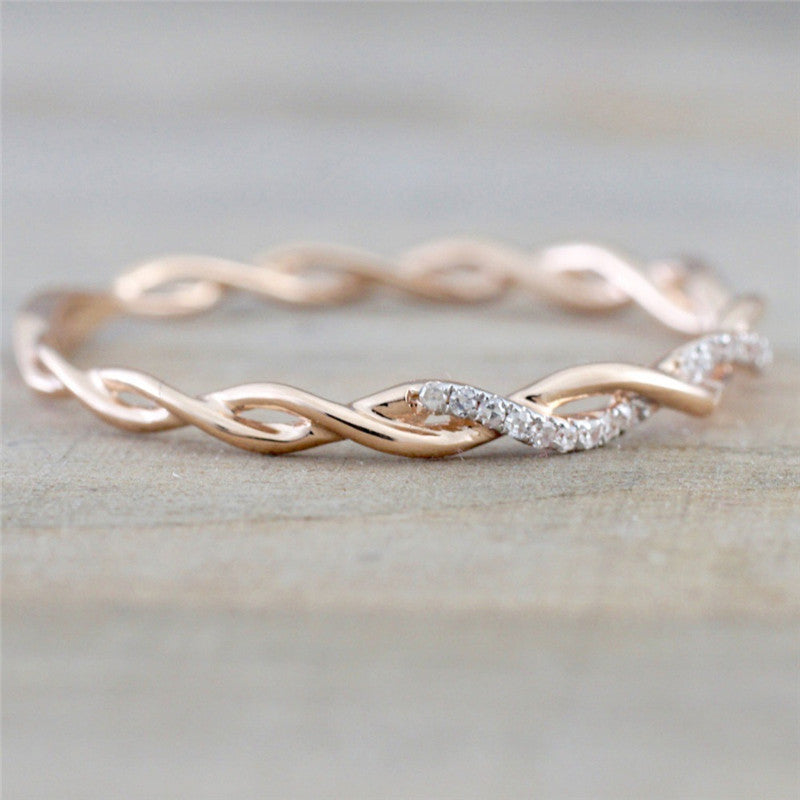 Loop half diamond ring