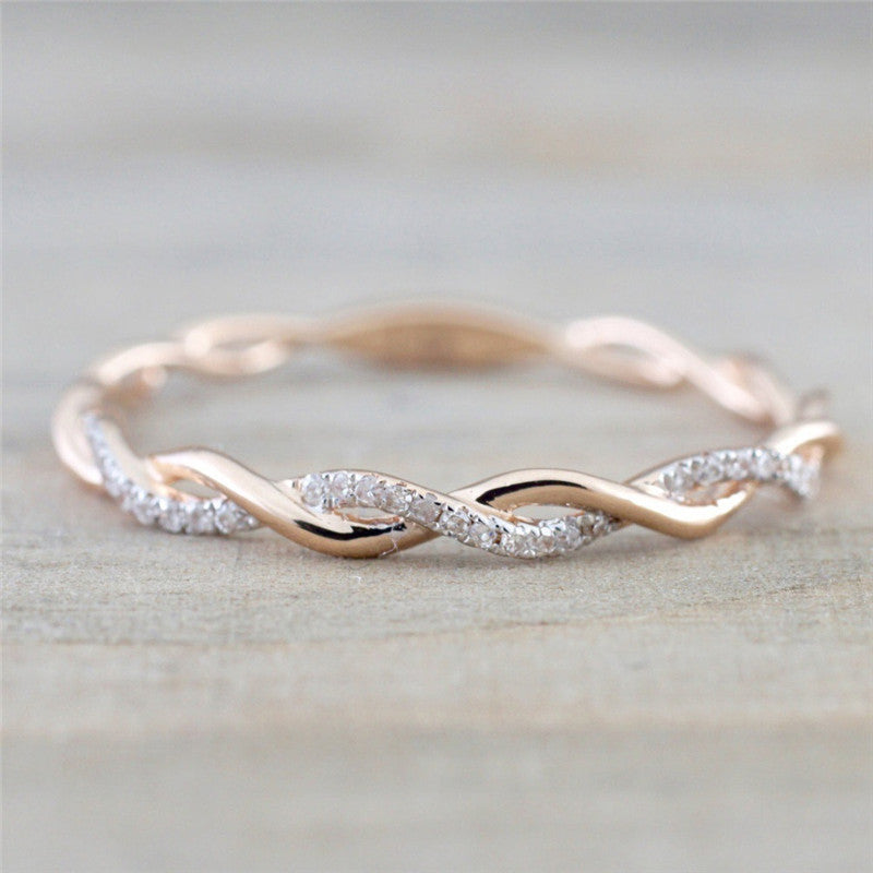 Loop half diamond ring