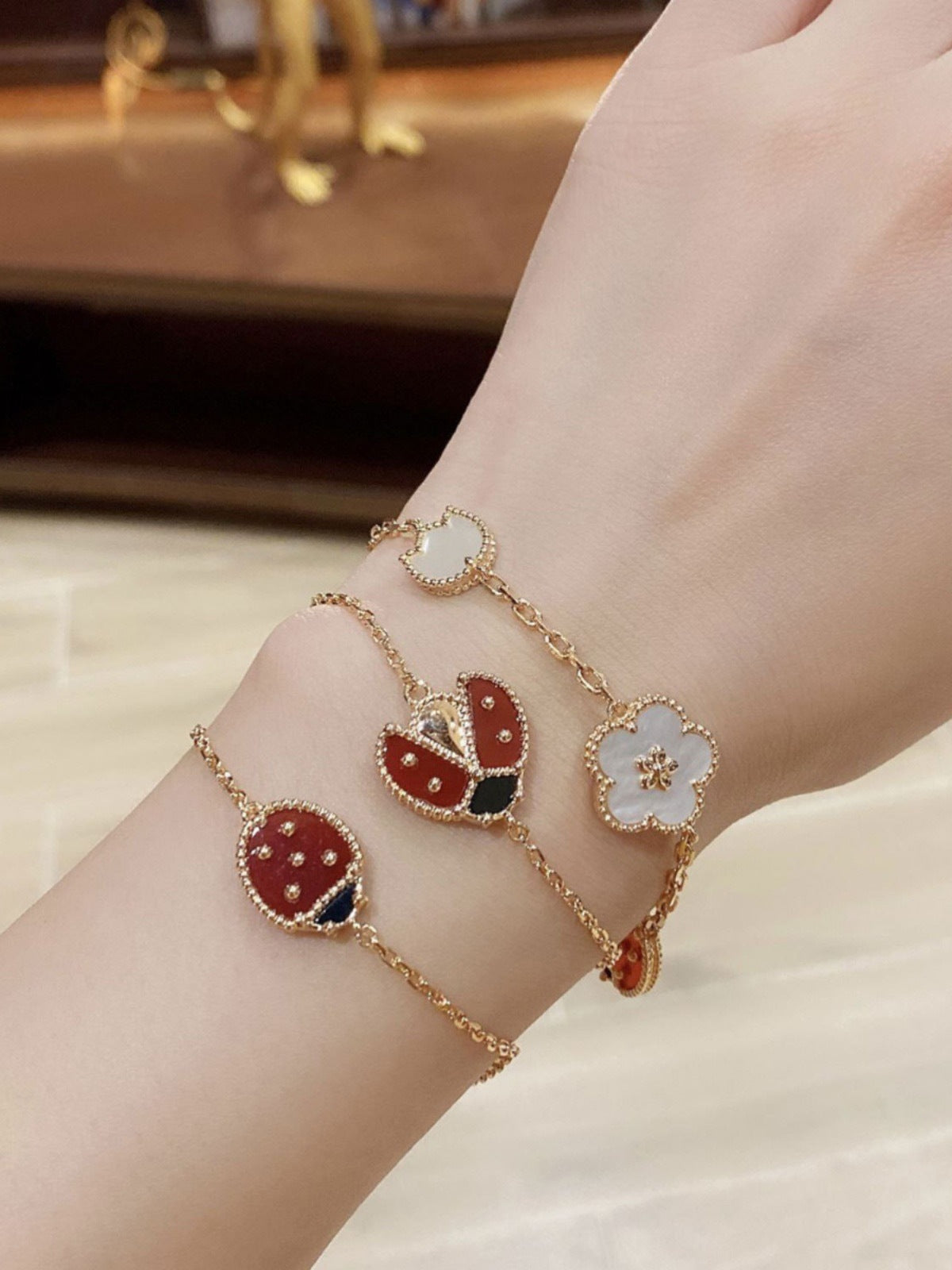 Seven-star ladybug five-flower rose gold bracelet